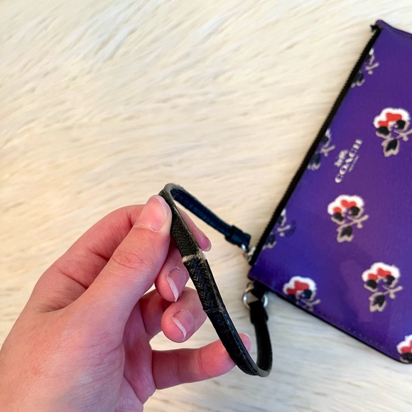 Coach Bramble Rose Purple Small Wristlet - Picture 6 of 6